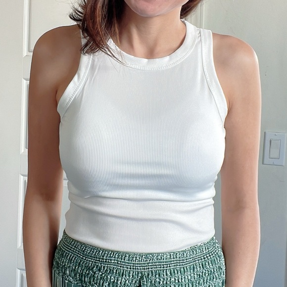 06 Ribbed Round Neck Fitted Tank Top - Picture 3 of 13